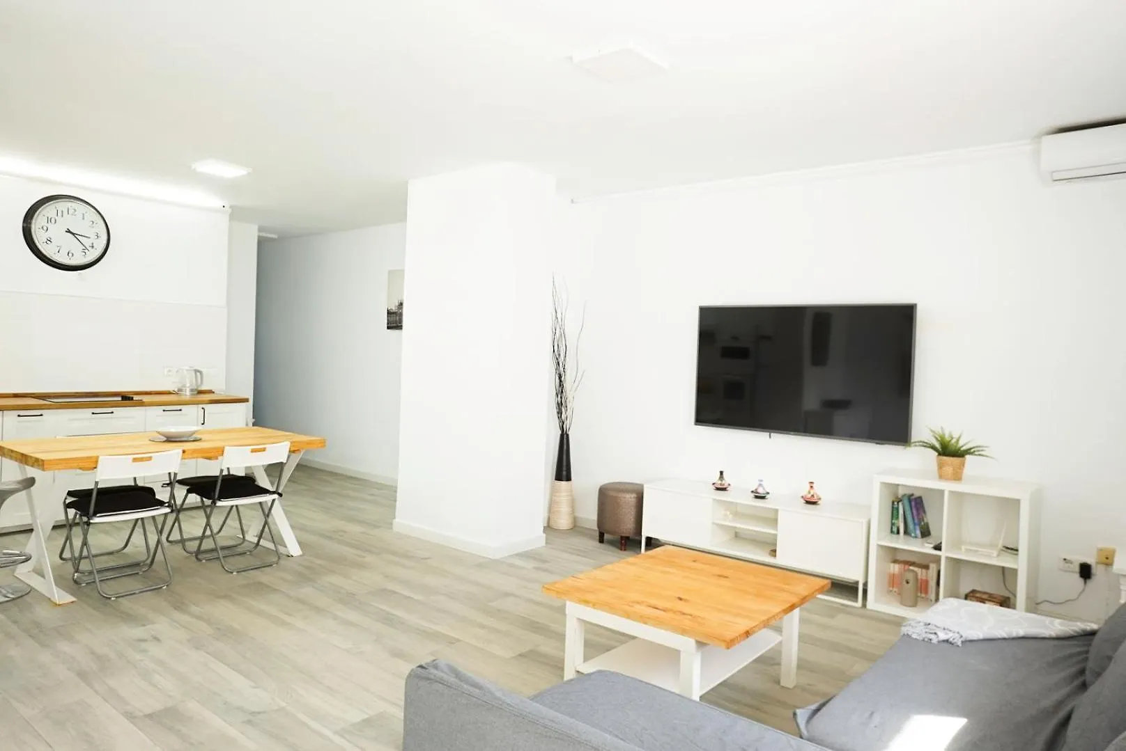 Bonito Y Amplio Piso En Benalmadena Con Piscina Apartment