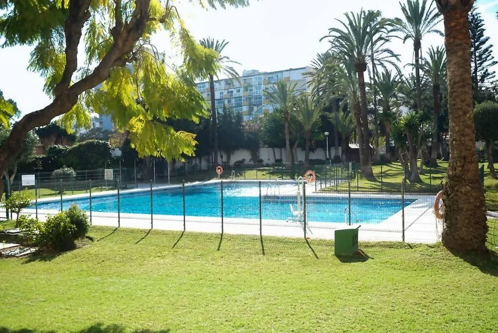 Bonito Y Amplio Piso En Benalmadena Con Piscina Apartment